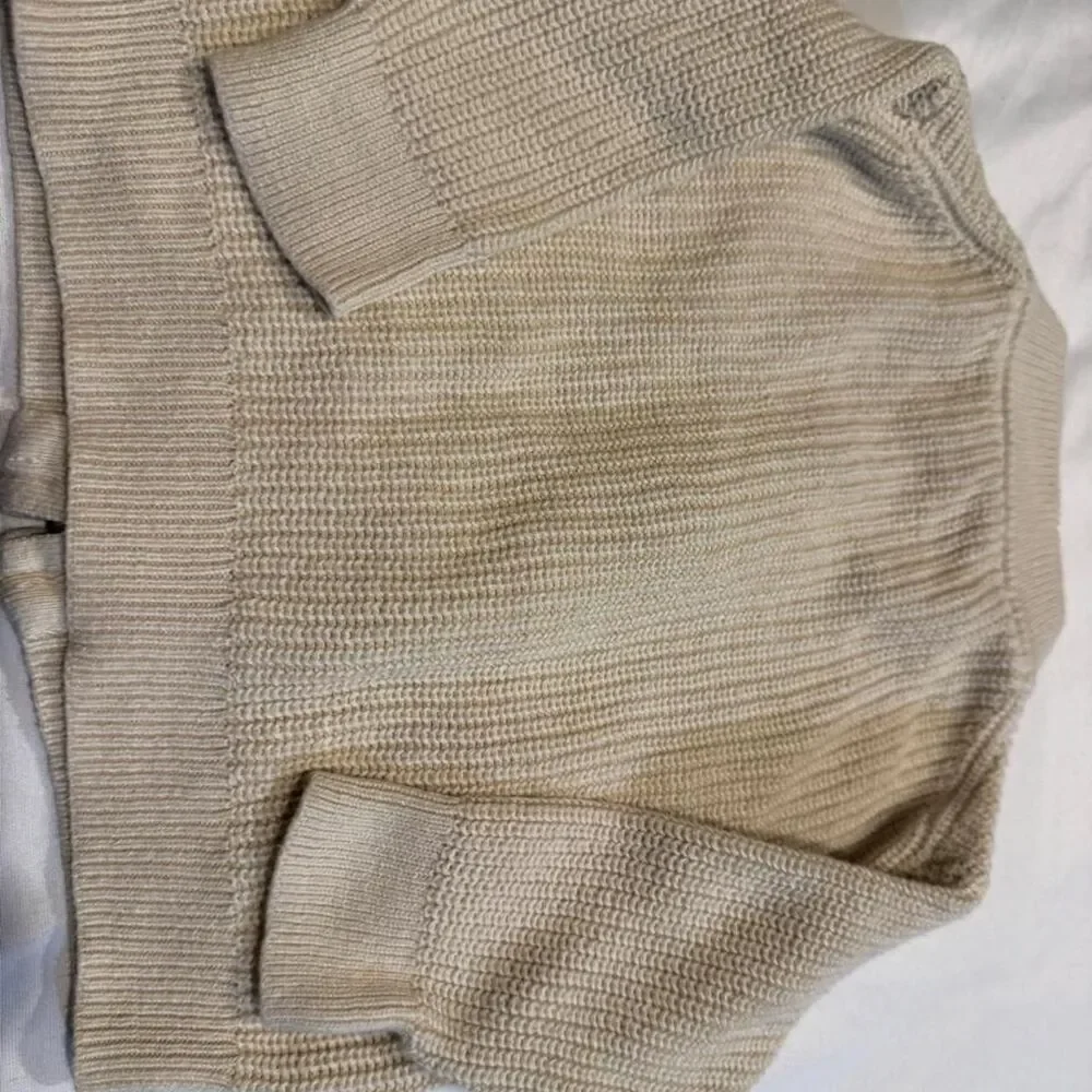 GAP cream tan